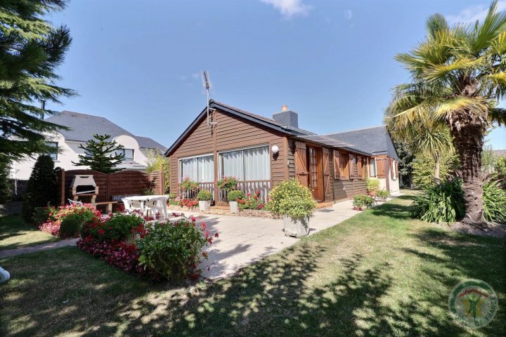 Gîte Au Repos De La Baie À Saint-Benoit-Des-Ondes Haute tout Les Jardins De Saint Benoit