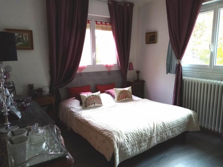 Havre De Paix Au Bord De L'eure Chambres D'hôtes, Bed encequiconcerne Chambre D Hote Evreux