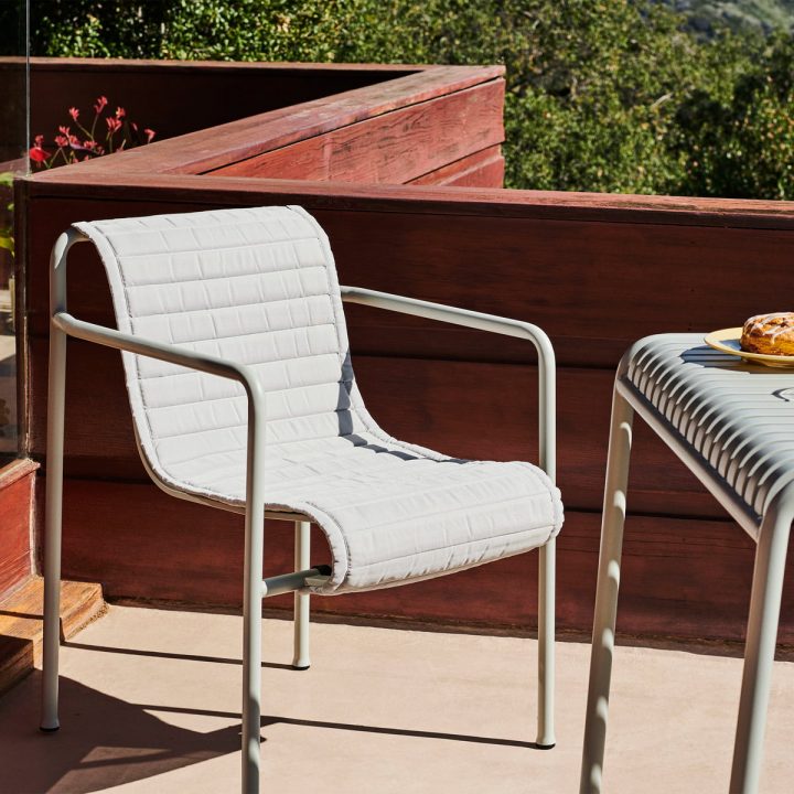 Hay – Palissade Coussin Matelassé Pour Fauteuil De Salle À Manger, Olive destiné Coussin Pour Chaise De Salle A Manger