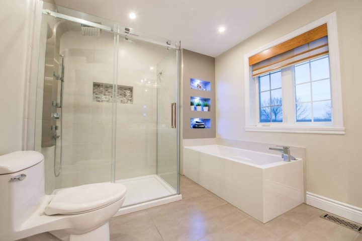 Histoire De Rénovation: Une Salle De Bain Zen | Rénovation dedans Salle De Bain Pour Handicapé