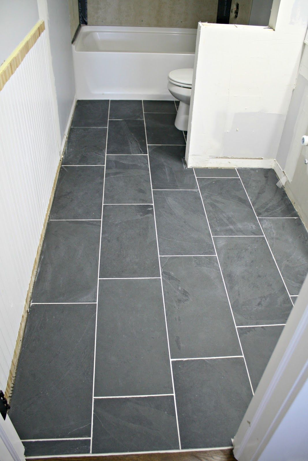 How To Tile Bathroom Floor Home Diy Slate (Avec Images destiné Comment Carreler Une Salle De Bain