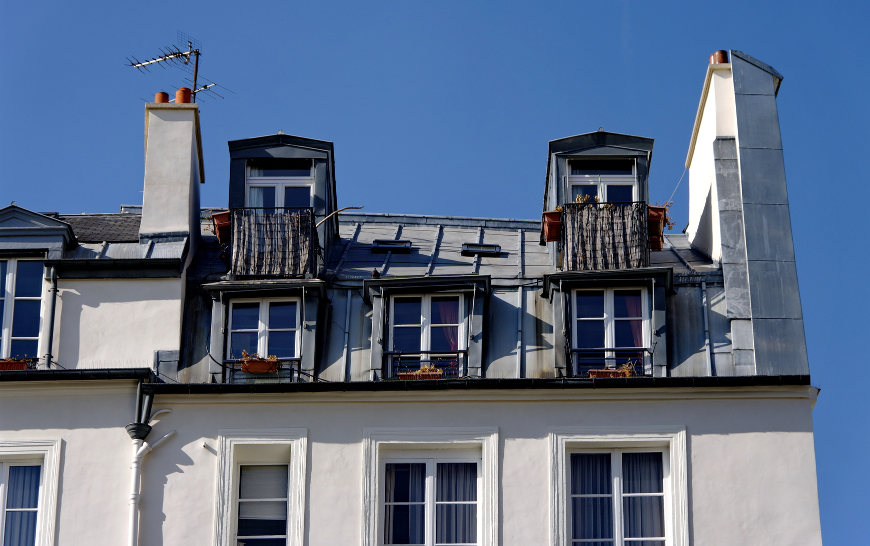 Immobilier : Le Prix Des Chambres De Bonne, À Paris, A Été intérieur Achat Chambre De Bonne Paris