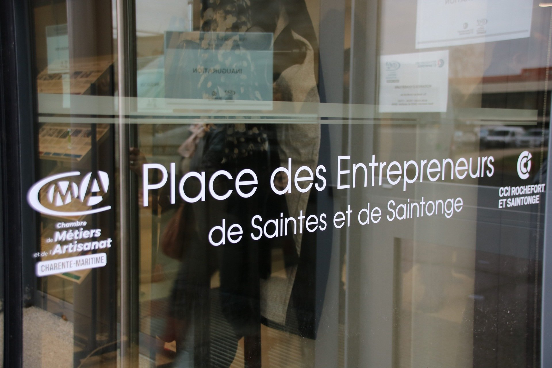 Inauguration Place Des Entrepreneurs De Saintes - Cma 17 intérieur Chambre Des Metiers Saintes