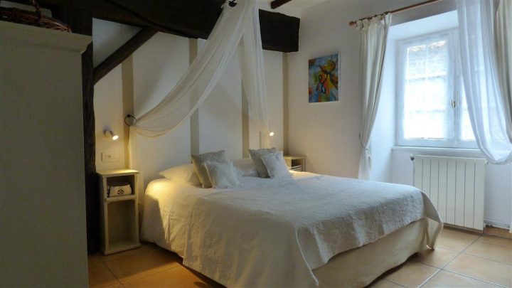 La Chambre Basque D'Hotes" Iguskia" À Ttakoinenborda tout Chambre D Hote Bressuire