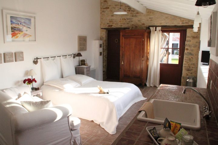 La Petite Borderie" Proche Des Sables D'olonne À Talmont intérieur Chambres D Hotes Vendée Bord De Mer La Petite Borderie" Proche Des Sables D'olonne À Talmont intérieur Chambres D Hotes Vendée Bord De Mer