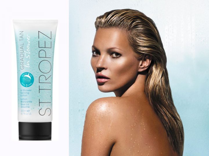 La Première Lotion Sous La Douche Autobronzante : Femme à Douche Bronzante