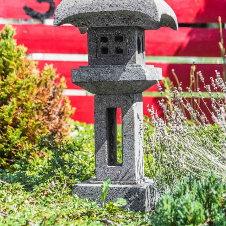 Lanterne Japonaise Pagode En Pierre De Lave 70 Cm concernant Lanterne Japonaise Jardin