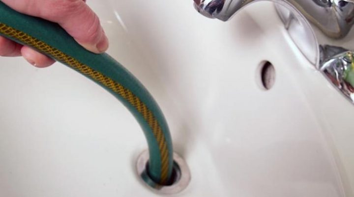 L'astuce Inconnue Pour Déboucher Une Canalisation Avec Un pour Comment Déboucher Une Douche