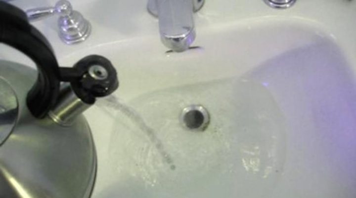L'astuce La Plus Facile Pour Déboucher Les Canalisations : L encequiconcerne Comment Déboucher Une Douche