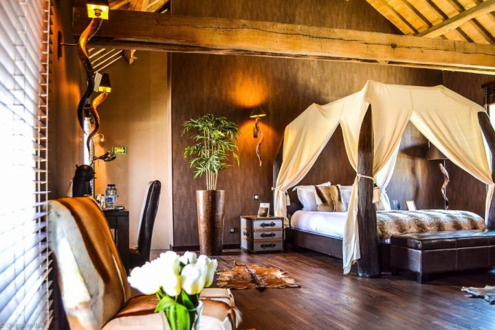 Le Clos Des Vignes • Suite Lodge • Chambre Romantique Avec pour Chambre D Hotel Avec Jacuzzi Privé