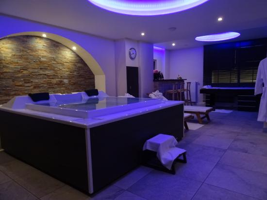 Le Côté Spa Du Salon, (Jacuzzi, Sauna Et Hammam) – Picture à Chambre Avec Jacuzzi Ile De France
