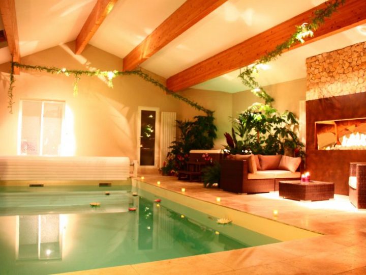 Le Guide De Vos Week-Ends En Amoureux : Nuit D'Amour encequiconcerne Chambre D Hotel Avec Jacuzzi Privé