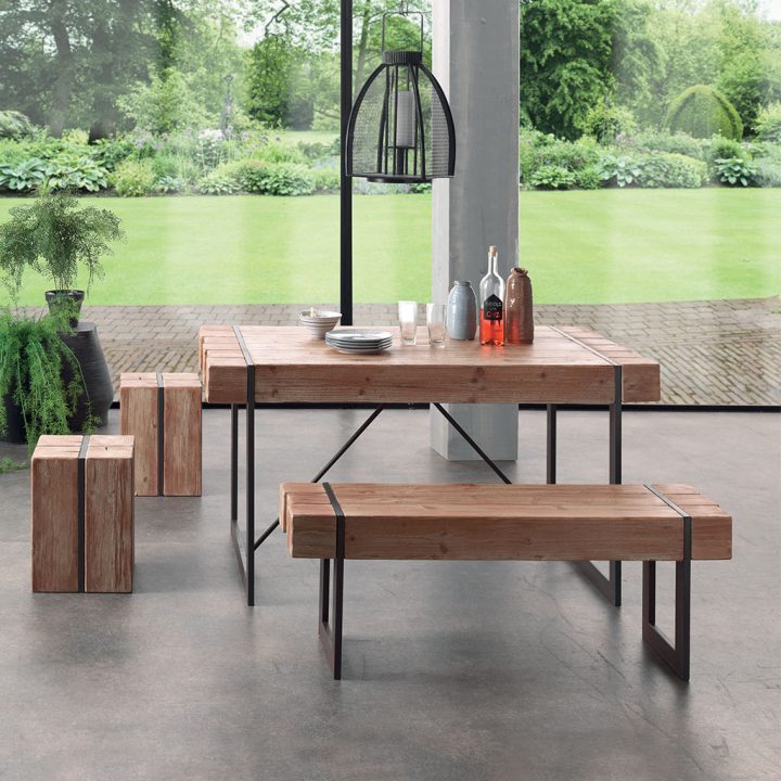 Le Style Industriel De La Table Fabrik En Sapin Massif dedans Magasin & Dépôt Cocktail Scandinave Montpellier