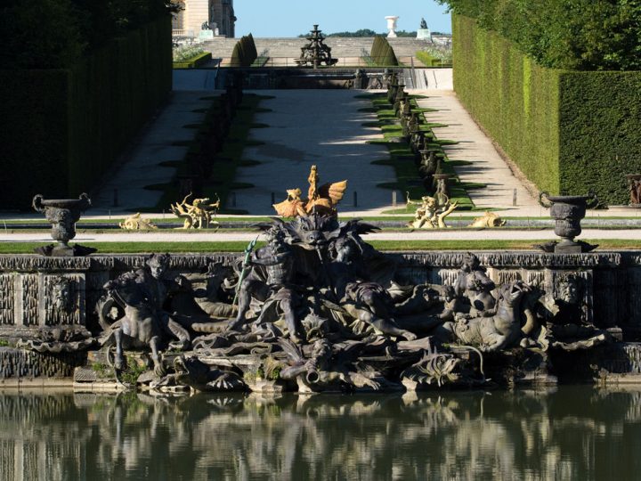 Les Bassins Et Les Fontaines | Château De Versailles destiné Les Jardins De Neptune