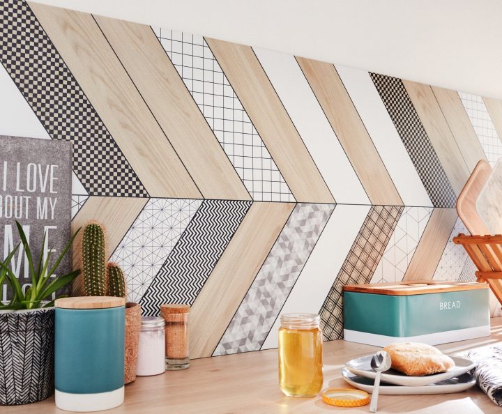 Les Crédences Habillent Vos Murs | Leroy Merlin avec Credence Salle De Bain Autocollante