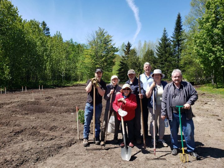 Les Jardins Communautaires Sont Un Succès À Saint-Benoît avec Les Jardins De Saint Benoit