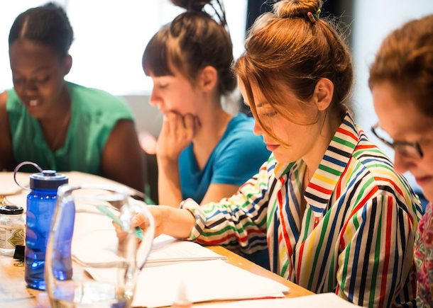 «Les Louves» Se Dévoilent À Espace Go Du 10 Septembre Au 6 destiné Noemie O'Farrell Conjoint