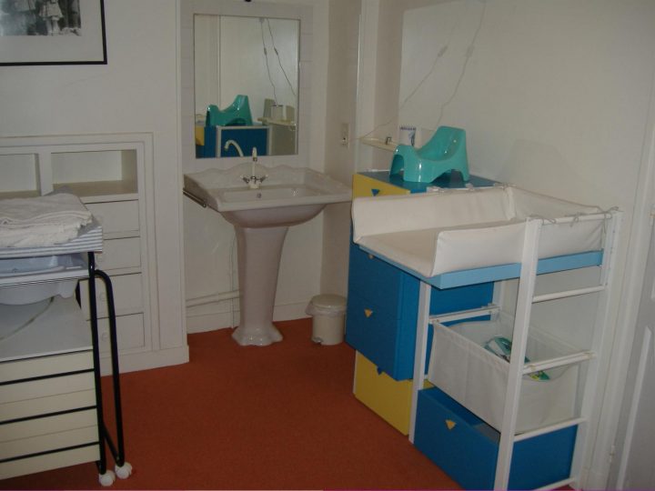 L'hermitage – Ferienwohnungen Und Ferienhäuser – Quiberville pour Table À Langer Salle De Bain