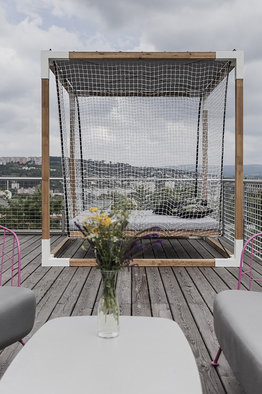 Lit De Jardin Hamac Suspendu En Cage Leva : Mobilier De à Lit Suspendu Jardin