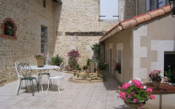 Location Vacances Chambre D'hôtes Le Logis De La Fontaine intérieur Chambre D Hote Vienne 38 Location Vacances Chambre D'hôtes Le Logis De La Fontaine intérieur Chambre D Hote Vienne 38