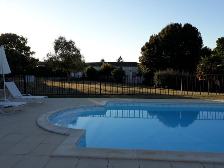 Logis De Chenac Chambres D'hôtes, Familienzimmer Und Zimmern à Chambre D Hote Talmont Sur Gironde Logis De Chenac Chambres D'hôtes, Familienzimmer Und Zimmern à Chambre D Hote Talmont Sur Gironde