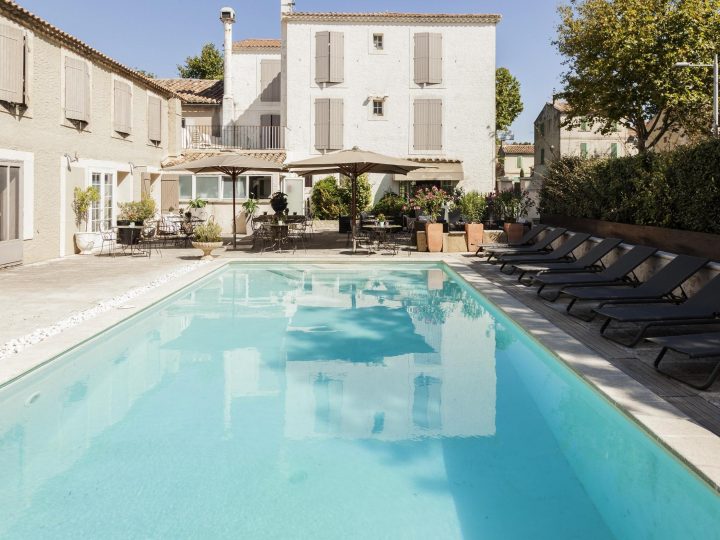 Logis Hôtel Les Magnanarelles, Hôtel Logis Maussane Les dedans Hotel Meublé Nice Logis Hôtel Les Magnanarelles, Hôtel Logis Maussane Les dedans Hotel Meublé Nice