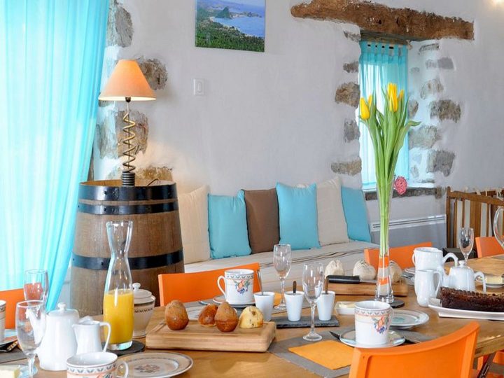 Madame Sandrine Bibes Saint-Etienne-De-Baigorry | Les Pyrenées destiné Chambres D Hotes Saint Etienne De Baigorry