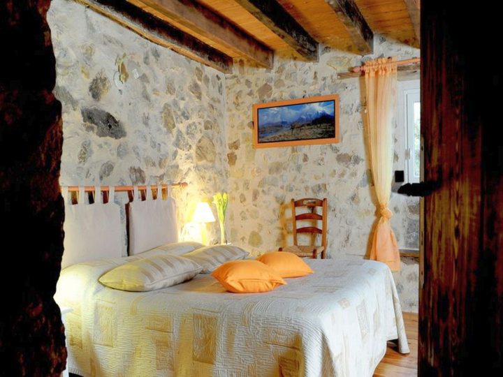 Madame Sandrine Bibes Saint-Etienne-De-Baigorry | Les Pyrenées encequiconcerne Chambres D Hotes Saint Etienne De Baigorry