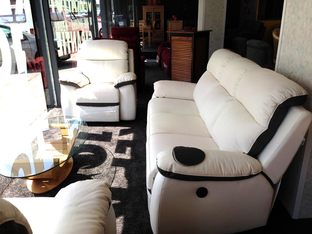 Magasin Du Meuble - Le Monde De Léa pour Antika Armentières