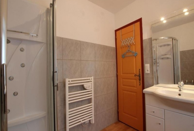 Maison À Saint-Sauveur-Lendelin. Location De Vacances Pour dedans Docteur Chambres Bayonne