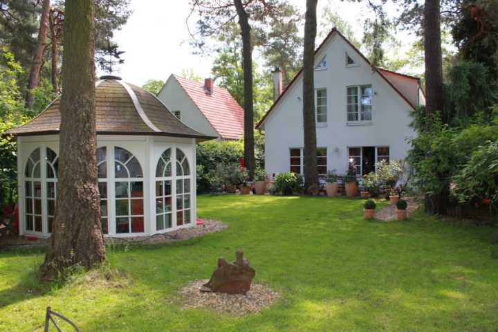 Maison Avec Jardin Et Terrasse En Bordure De Forêt À intérieur Maison De Jardin Jouet