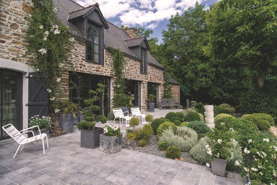 Maison Bretonne En Pierre Rénovée Et Son Jardin | Jardin à Aménagement Extérieur Devant Maison Ancienne