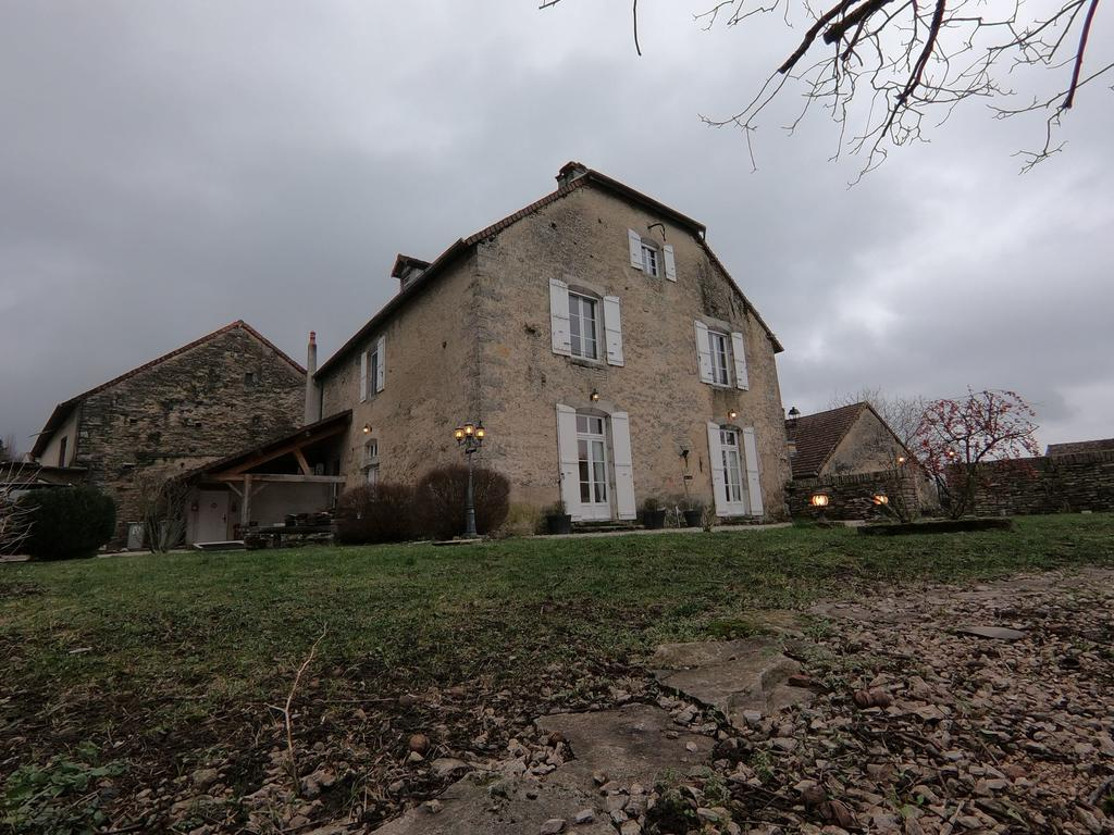 Maison D'eusebia, Château-Chalon – Tarifs 2020 serapportantà Chambre D Hote Chateau Chalon