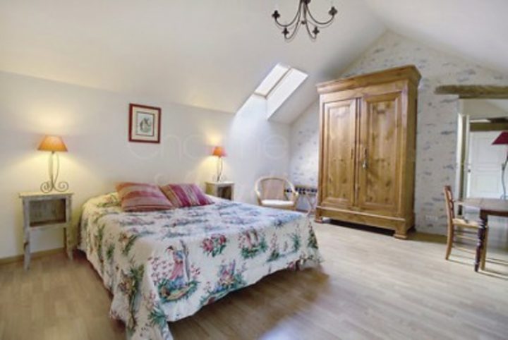Maison D'Hôtes La Roche Goupille : Chambre D'Hote Fresnay avec Chambre D Hote Apremont Sur Allier