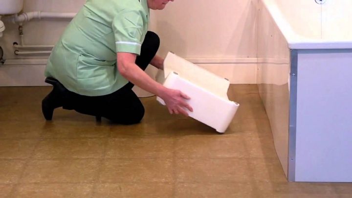 Marche-Pied-Salle-De-Bain-2-En-1-De-Prevenchute dedans Marche Pied Salle De Bain