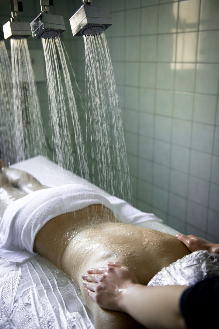 Massage Sous Affusion – 30 Min à Douche Sous Affusion