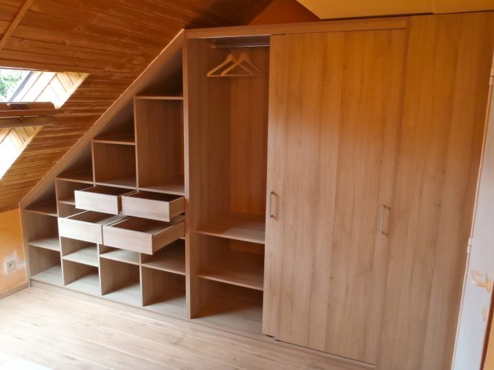 Meuble Dressing Sous Toiture – Mt-Design encequiconcerne Meuble Mansarde