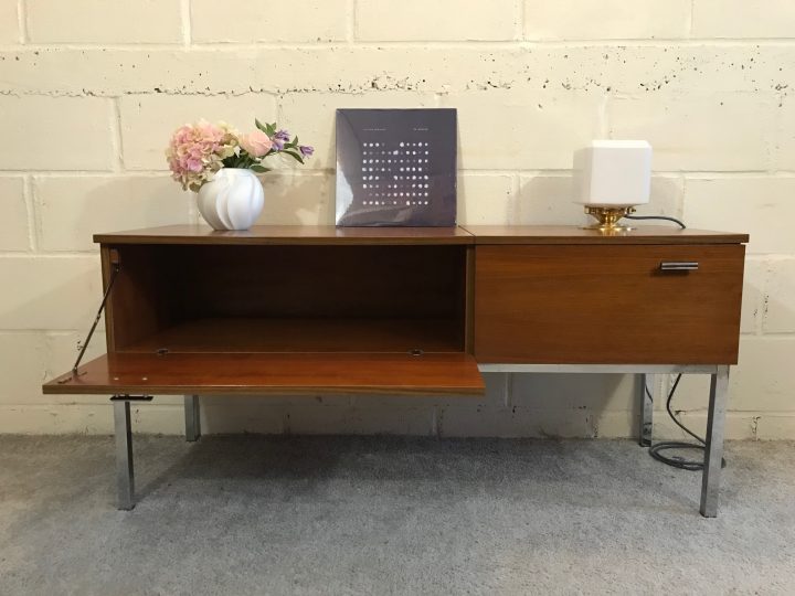 Meuble Hifi Vintage Olafur – Réveillé Par…monsieur encequiconcerne Meuble Hifi Vintage