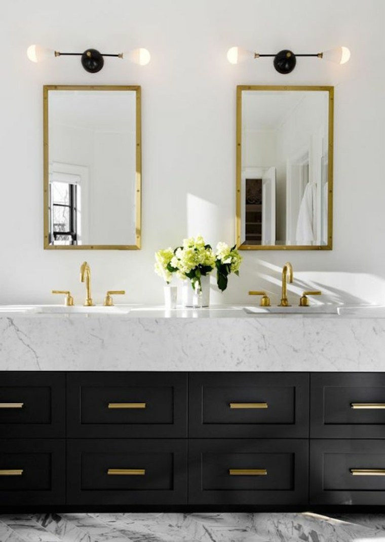 Meuble Salle De Bain Noir, Un Rangement Plein De Caractère tout Meuble Salle De Bain Noir Laqué