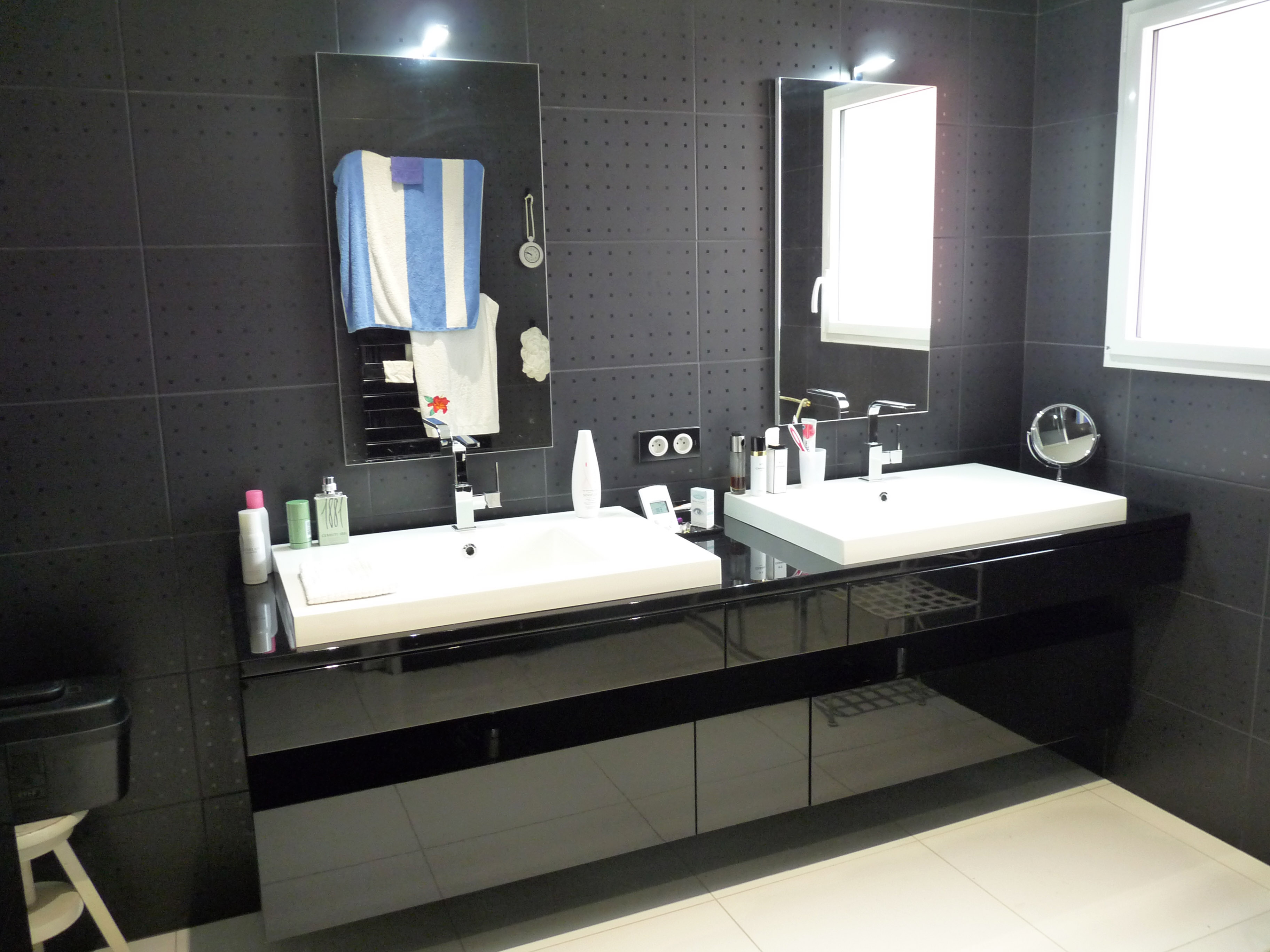 Meuble-Salle-De-Bains-Laque-Noir-Brillant - Artibois à Meuble Salle De Bain Noir Laqué