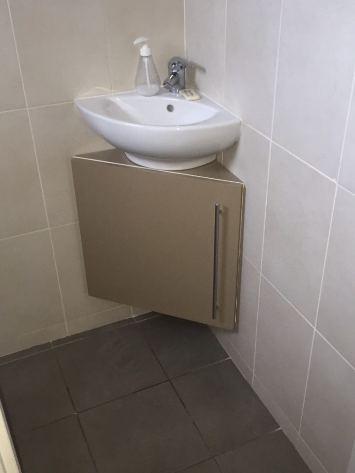 Meuble Sous Vasque D'Angle Par Tacoule38 Sur L'Air Du Bois serapportantà Lavabo D Angle Avec Meuble Meuble Sous Vasque D'Angle Par Tacoule38 Sur L'Air Du Bois serapportantà Lavabo D Angle Avec Meuble
