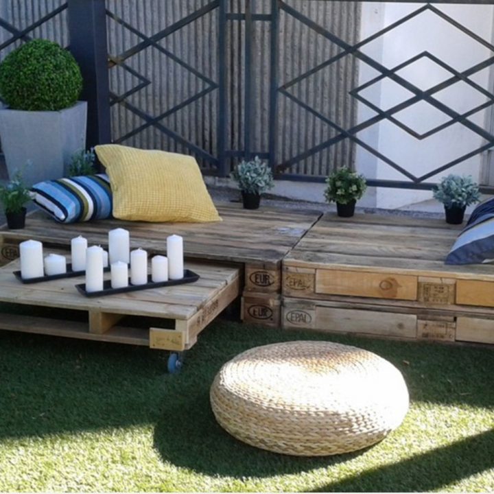 Meubles En Palettes : Un Salon De Jardin À Petit Prix encequiconcerne Fabriquer Meubles Jardin Avec Des Palettes