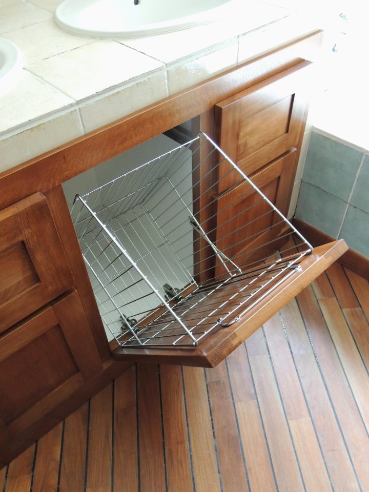 Meubles Sous Vasque Merveilleux Panier Linge Intégré Dans Un serapportantà Meuble Salle De Bain Avec Panier À Linge Intégré