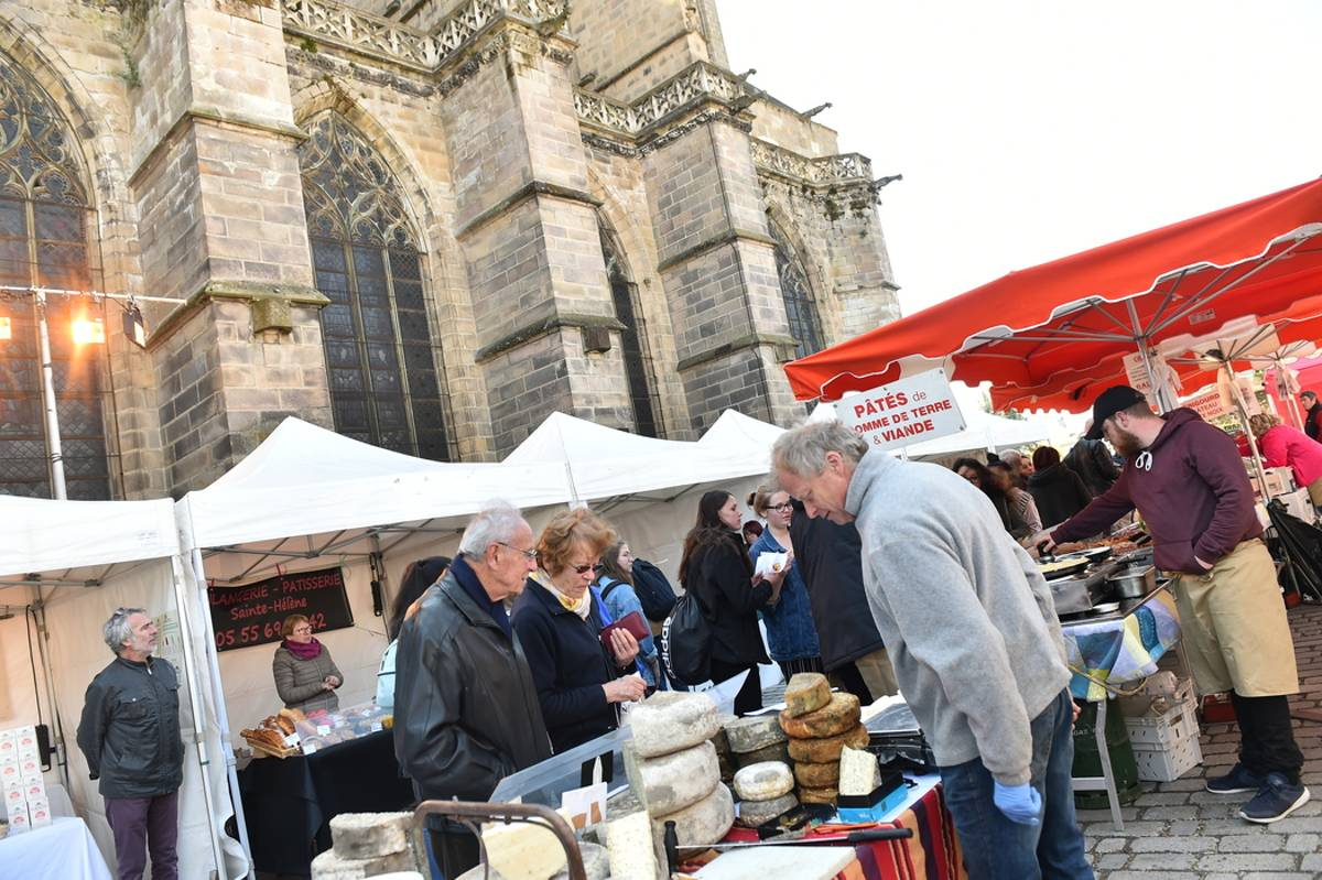 Mini-Ferme Et Chasses Aux Oeufs Au Marché De Pâques De à Chambre Des Metiers Limoges