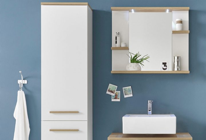 Miroir De Salle De Bain : Les Pistes Pour Bien Le Choisir à Miroir Salle De Bain Avec Éclairage Intégré Miroir De Salle De Bain : Les Pistes Pour Bien Le Choisir à Miroir Salle De Bain Avec Éclairage Intégré