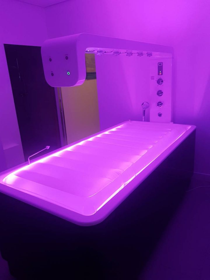 Modelage Sous Affusion Dans Votre Centre De Bien-Être À concernant Douche Sous Affusion