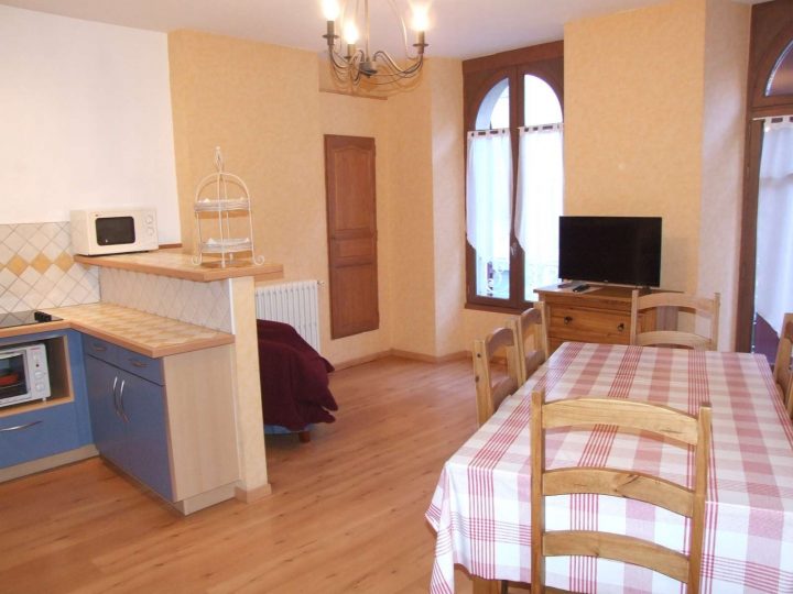 Monnier Fabrice – Cauterets serapportantà Meubles Monnier