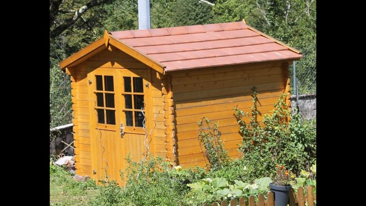 Montage Abri De Jardin (La Suite) – Le Toit En Tuile : Un avec Faire Un Abri De Jardin