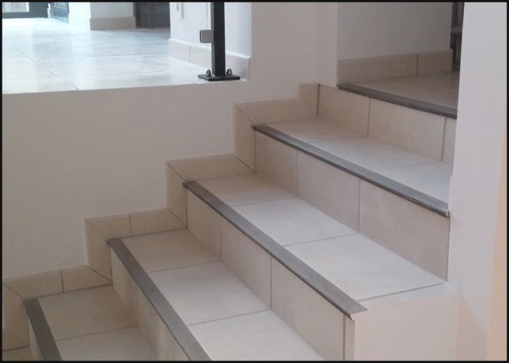 Nez De Marche Carrelage Nez De Marche Carrelage Leroy concernant Nez De Marche Carrelage Terre Cuite