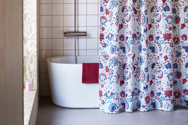 Oui, Le Rideau De Douche Peut-Être Tout Sauf Ringard ! serapportantà Rideaux De Douche Pas Cher Oui, Le Rideau De Douche Peut-Être Tout Sauf Ringard ! serapportantà Rideaux De Douche Pas Cher